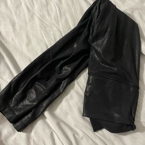 Cropped black lululemon leggings